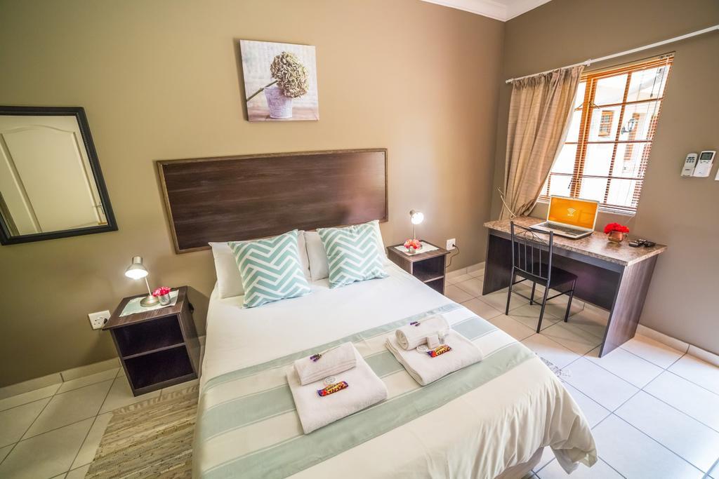 קלרקסדורפ Beryl1 Guest House מראה חיצוני תמונה